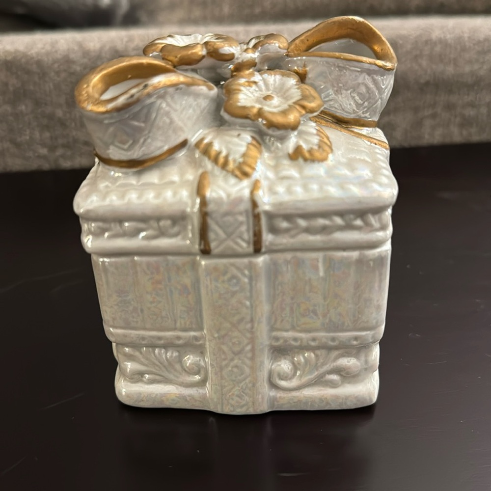 Vintage Iridescent White Gloss and Gold Matte Ceramic Trinket Box Wedding Gift